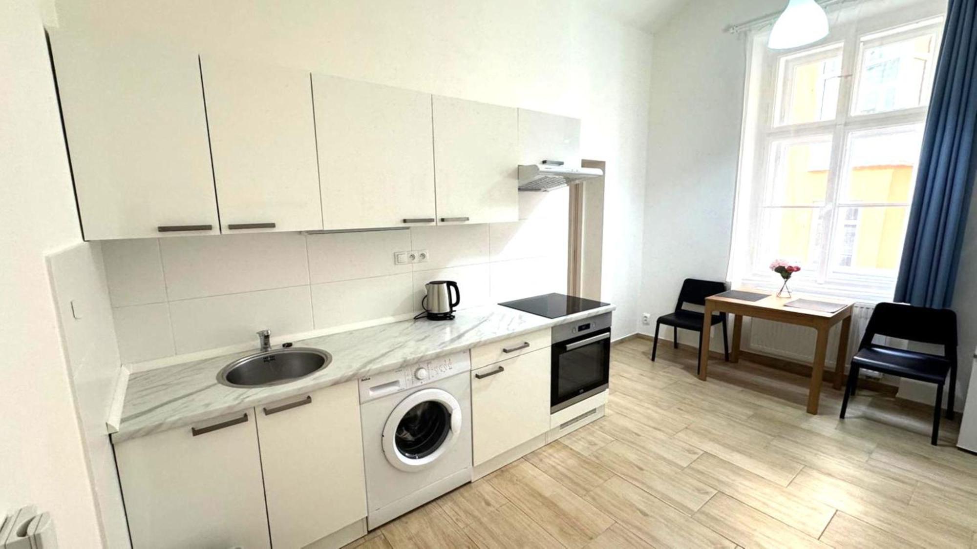 Side Street Apartments Praga Habitación foto
